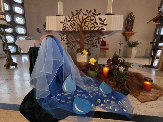 2025_Gedenkgottesdienst_Altar